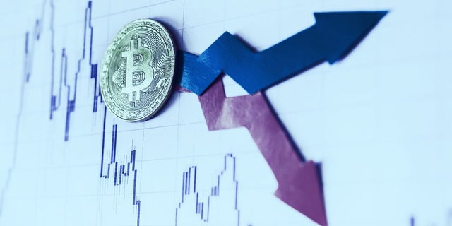 Bitcoin Market Dominance Falls to Lowest Level Since Mid-2018