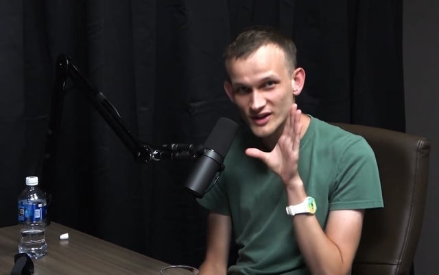 Vitalik Buterin calls Craig Wright a scammer, dares self-proclaimed Nakamoto to sue him - WHAT!? Vitalik is a G. 💯
